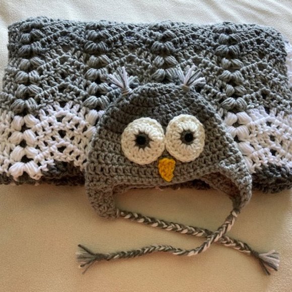 Gray Tones & White Baby Layette Set with Owl  Hat - Picture 9 of 9